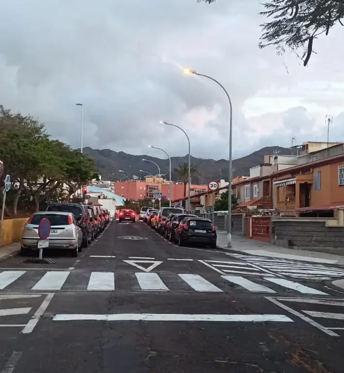 Foto Tenerife pasos de peatones inteligentes con las placas lumínicas SSVI de Interlight Foto Tenerife pasos de peatones inteligentes con las placas lumínicas SSVI de Interlight